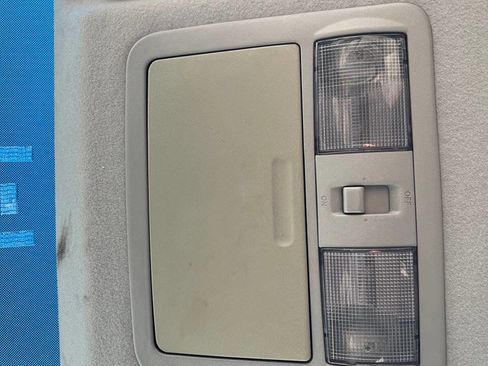 Used 2005 Nissan Frontier SE image 26