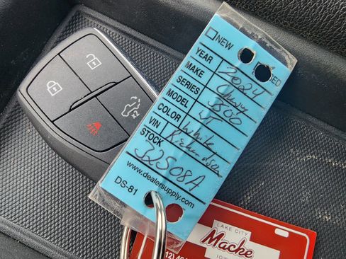 Used 2024 Chevrolet Silverado 3500 W/T image 22