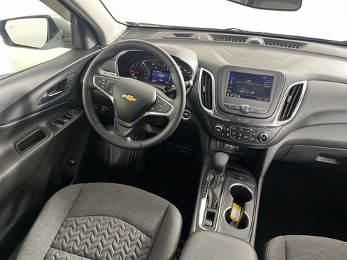 Used 2022 Chevrolet Equinox LT FWD image 2
