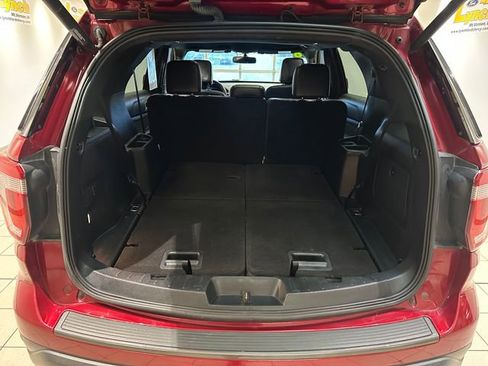 Used 2018 Ford Explorer XLT w/ XLT Appearance Package AWD/4WD image 21