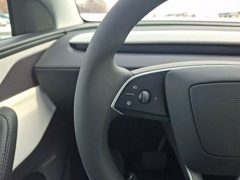 Used 2026 Tesla Model Y Premium image 21