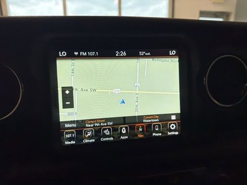 Used 2021 Jeep Wrangler Unlimited Sahara AWD/4WD image 2