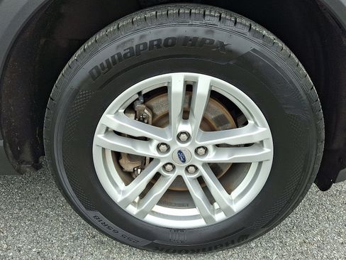 Certified 2020 Ford Explorer XLT w/ Equipment Group 202A image 9