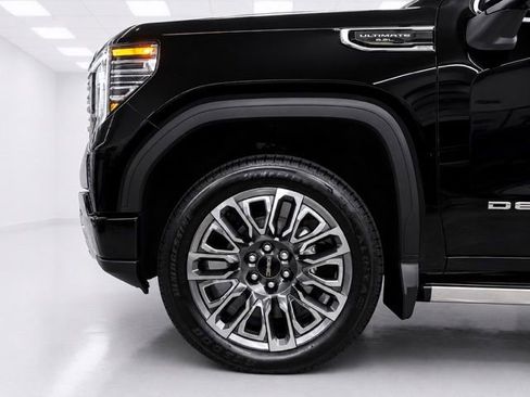 Used 2023 GMC Sierra 1500 Denali Ultimate AWD/4WD image 13