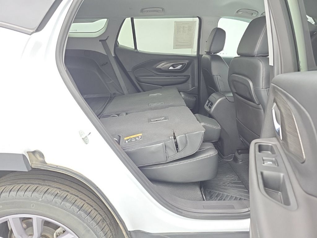 Used 2023 GMC Terrain SLT AWD/4WD image 46