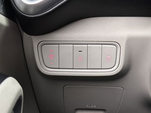 Used 2020 Kia Soul LX FWD image 21