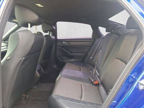 Used 2018 Honda Accord Sport image 9