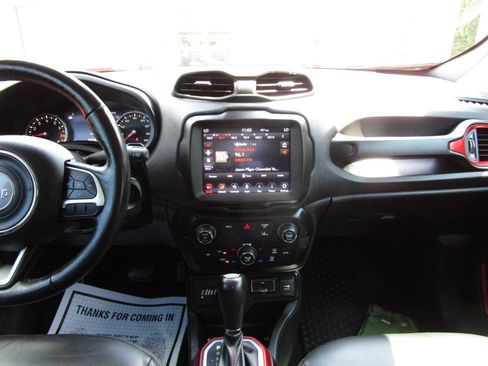 Used 2021 Jeep Renegade Trailhawk w/ Trailer Tow Group AWD/4WD image 13