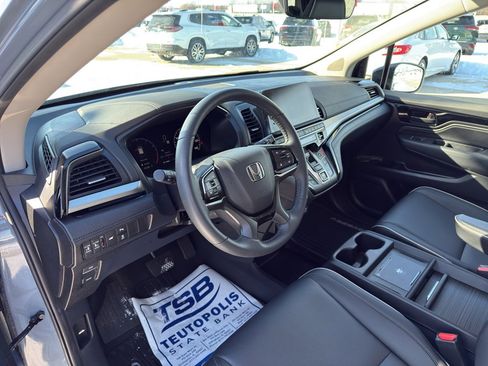 Used 2025 Honda Odyssey Touring image 9