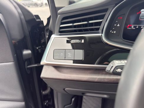 Used 2023 Audi Q8 Premium w/ Convenience Package AWD/4WD image 19