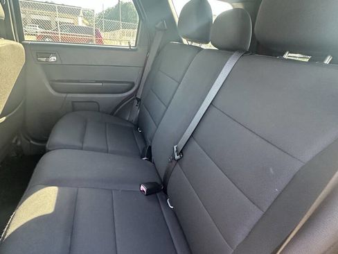 Used 2010 Ford Escape XLT image 10