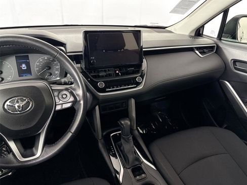 Certified 2023 Toyota Corolla Cross LE FWD image 32