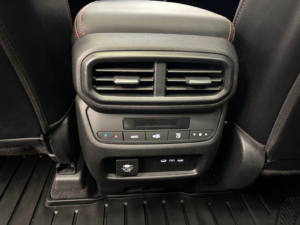 Used 2025 Honda Pilot TrailSport image 24
