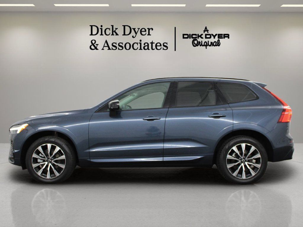 Used 2024 Volvo XC60 B5 Core w/ Protection Package Premier AWD/4WD image 15
