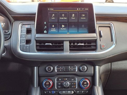 Used 2023 Chevrolet Suburban Premier AWD/4WD image 24