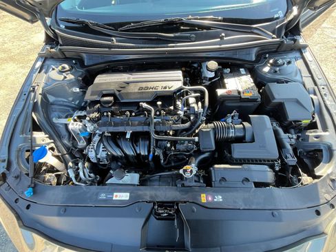 Used 2025 Hyundai Elantra SEL image 31