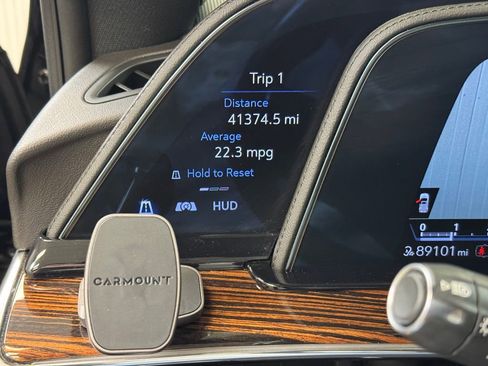 Used 2022 Cadillac Escalade Premium Luxury w/ Performance Package image 35