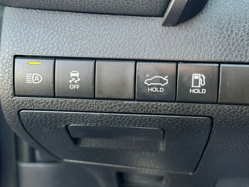 Used 2022 Toyota Camry XSE FWD image 31