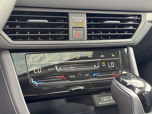 New 2026 Volkswagen Jetta SE FWD image 20