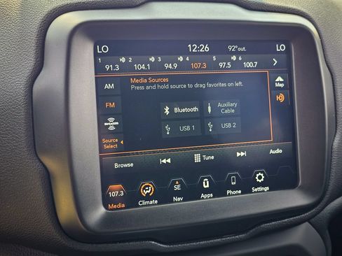 Used 2022 Jeep Renegade Altitude AWD/4WD image 20