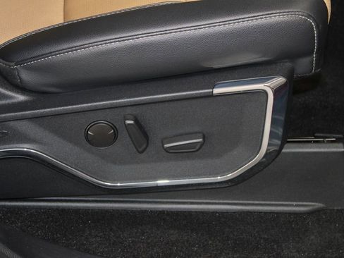 Used 2022 Ford F150 Lariat w/ Equipment Group 501A Mid image 29