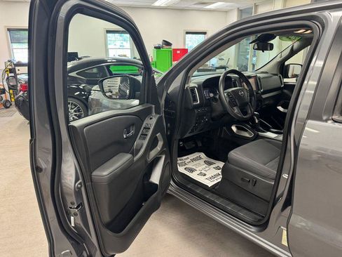 Used 2023 Nissan Frontier SV w/ SV Convenience Package AWD/4WD image 15