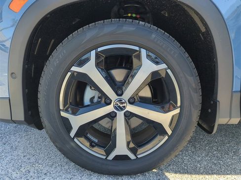 New 2026 Volkswagen Tiguan SE image 45