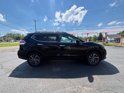 Used 2016 Nissan Rogue SL w/ SL Premium Package FWD image 2