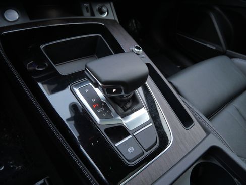 Used 2025 Audi Q5 2.0T Premium Plus w/ Premium Plus Package AWD/4WD image 24