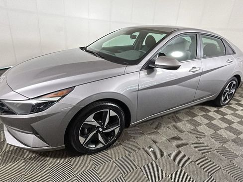 Certified 2023 Hyundai Elantra SEL w/ Convenience Package FWD image 8