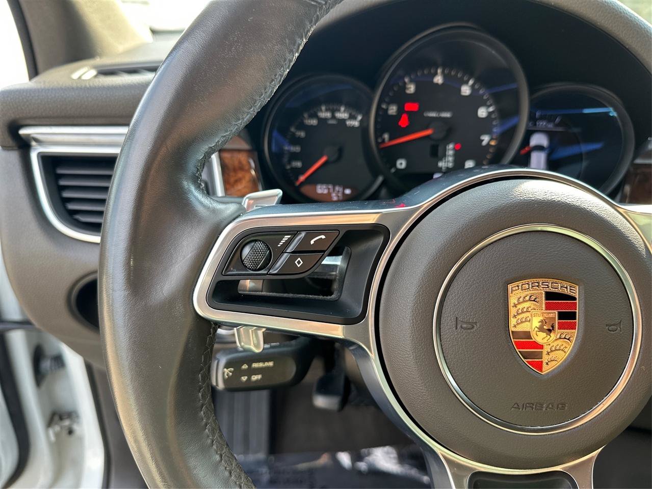 Used 2017 Porsche Macan AWD/4WD image 34