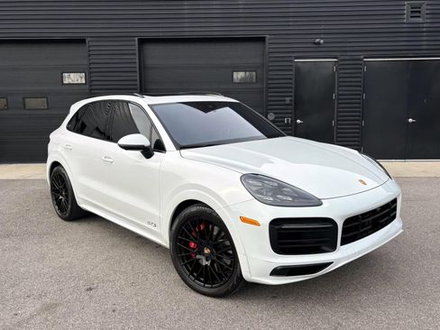 Used 2023 Porsche Cayenne GTS image 12