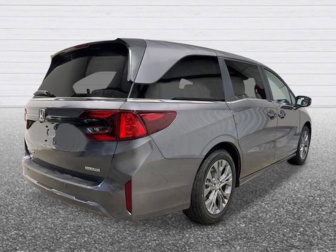 New 2026 Honda Odyssey Touring image 5