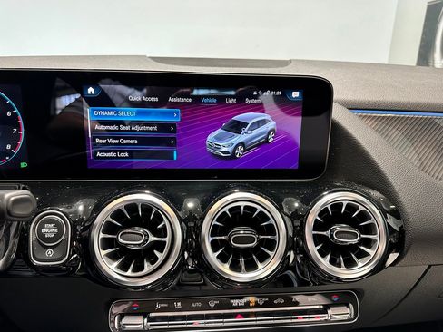 Certified 2022 Mercedes-Benz GLA 250 4MATIC image 23