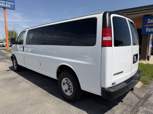 Used 2024 Chevrolet Express 3500 LT w/ LT Preferred Equipment Group RWD image 2
