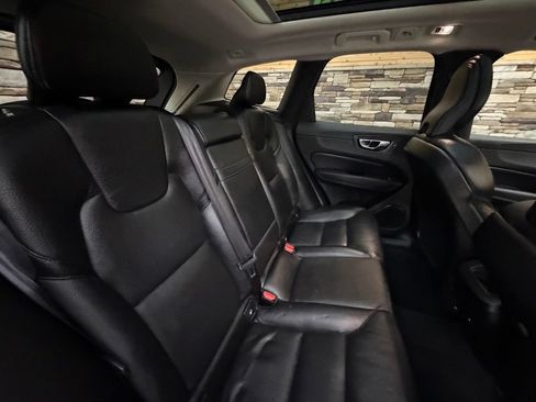 Used 2019 Volvo XC60 T6 Momentum AWD/4WD image 49