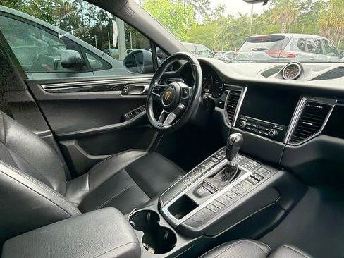 Used 2018 Porsche Macan AWD/4WD image 45