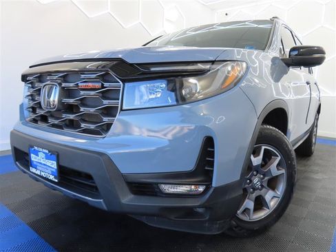 Used 2023 Honda Passport TrailSport image 1
