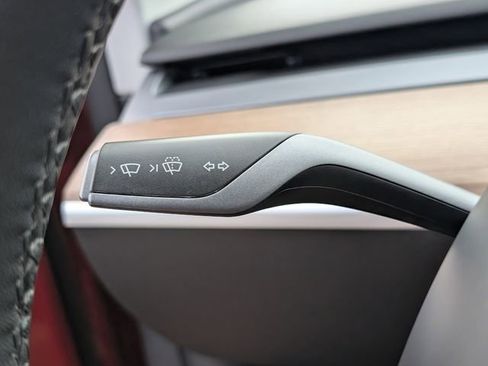 Used 2023 Tesla Model Y Long Range image 28