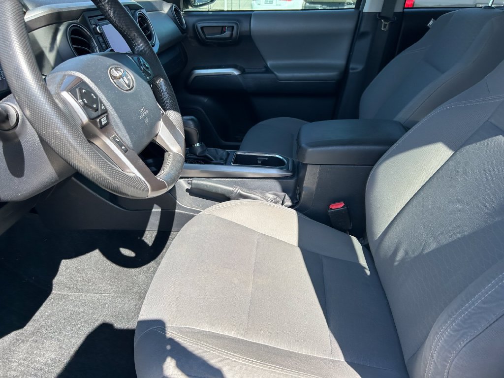 Used 2019 Toyota Tacoma SR5 RWD image 11