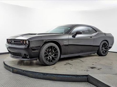 Used 2015 Dodge Challenger R/T Plus image 2