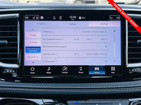 Used 2023 Chrysler Pacifica Touring-L w/ S Appearance Package image 8