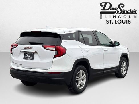 Used 2023 GMC Terrain SLE image 3