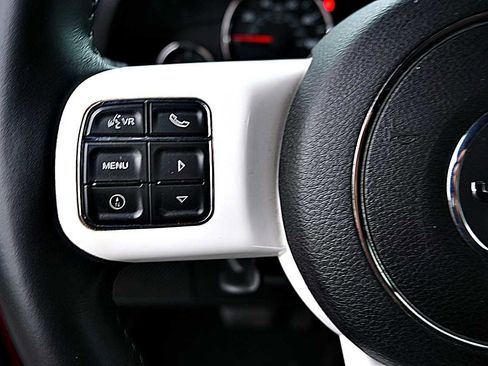 Used 2015 Jeep Wrangler Unlimited Sahara image 18