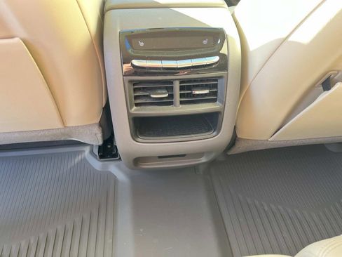 Certified 2023 Cadillac XT5 Premium Luxury image 17