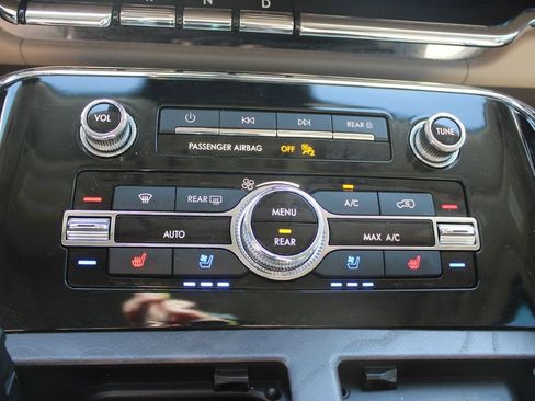 Used 2024 Lincoln Navigator L Reserve AWD/4WD image 46