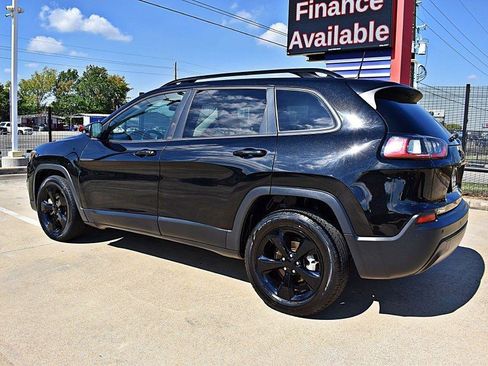 Used 2019 Jeep Cherokee Latitude Plus FWD image 9