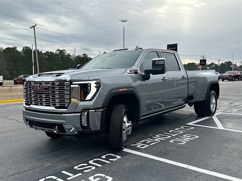 New 2026 GMC Sierra 3500 Denali w/ Denali Reserve Package image 2