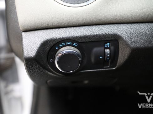 Used 2014 Chevrolet Cruze LS FWD image 17