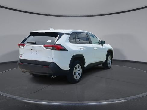 Used 2024 Toyota RAV4 LE FWD image 8